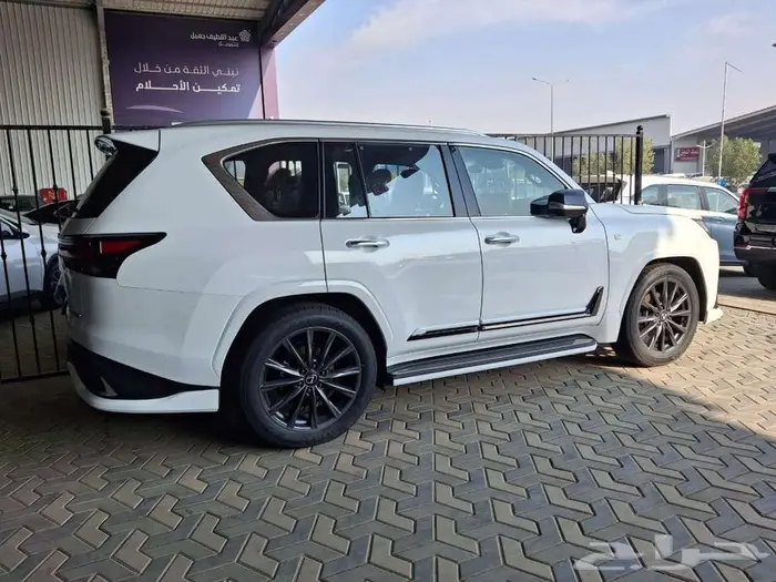 لكزس LX 600 FF فل كامل موديل 2025 سعودي 5