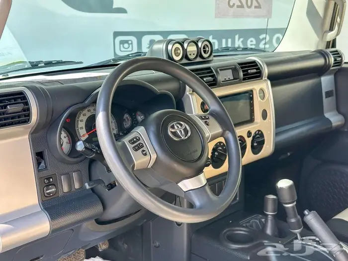 تويوتا FJ 2023 نظيف 7