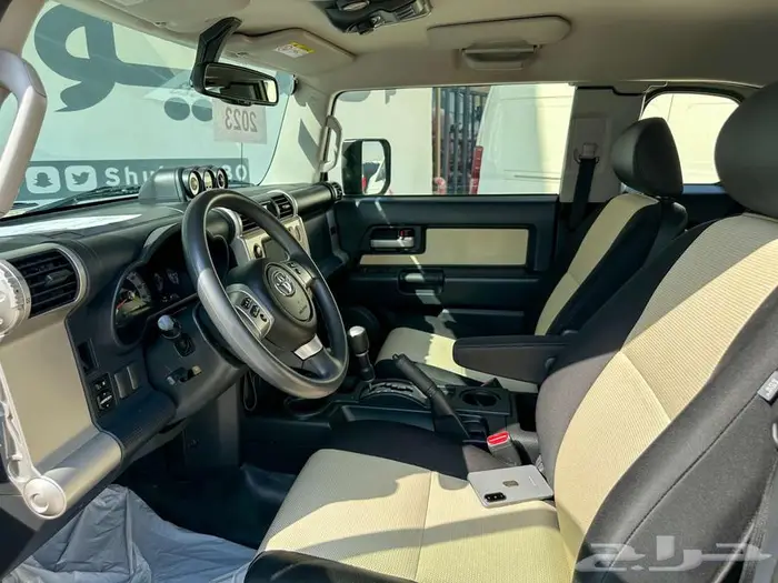 تويوتا FJ 2023 نظيف 8