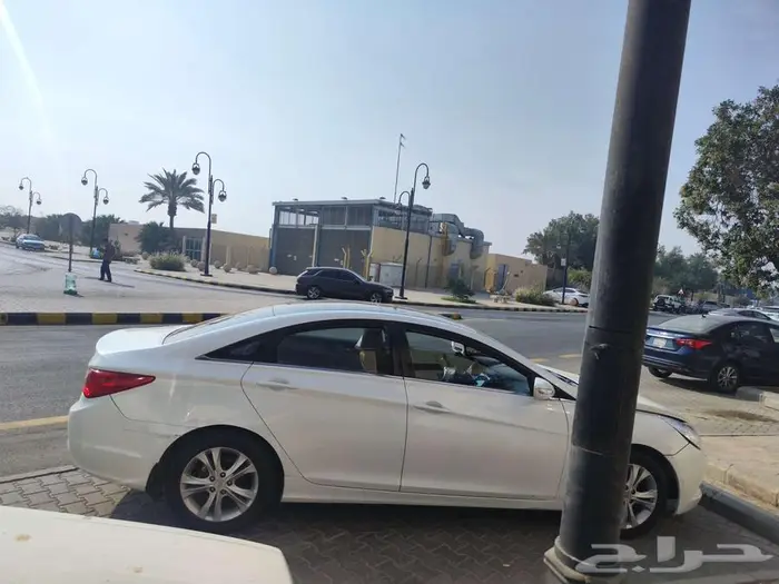 سوناتا 2011 ابيض نص فل للبيع 1