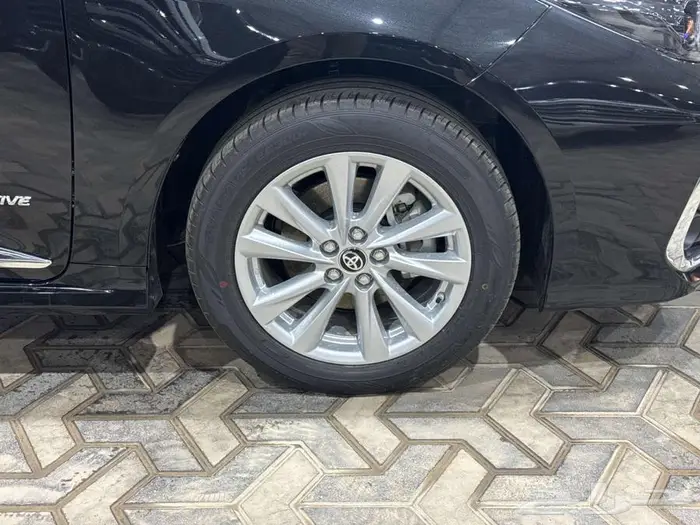 تويوتا كورولا 1.5 مطور جنوط اسود بنزين 2024 اقل سعر 29