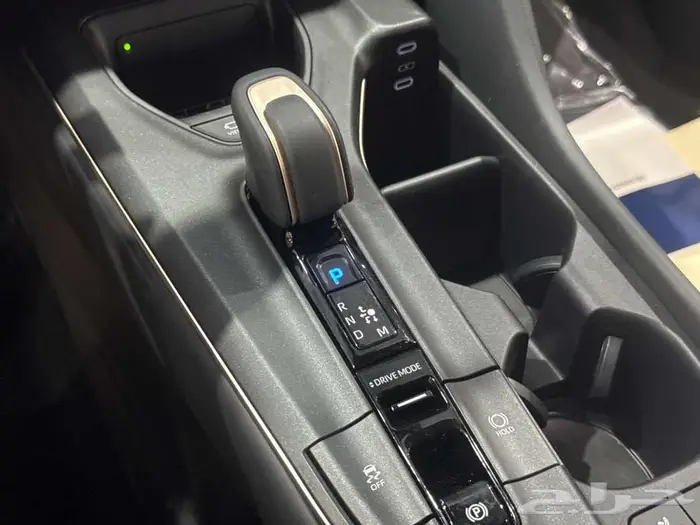 تويوتا كراون ماجيستا فل ابيض هايبرد 2023 اقل سعر كاش وبنوك 20