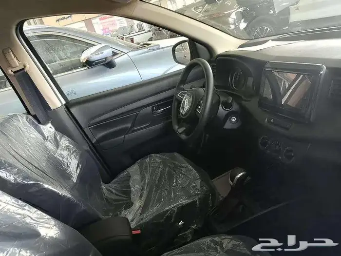 سوزوكى ارتجيا ستاندر وفل 2025 3