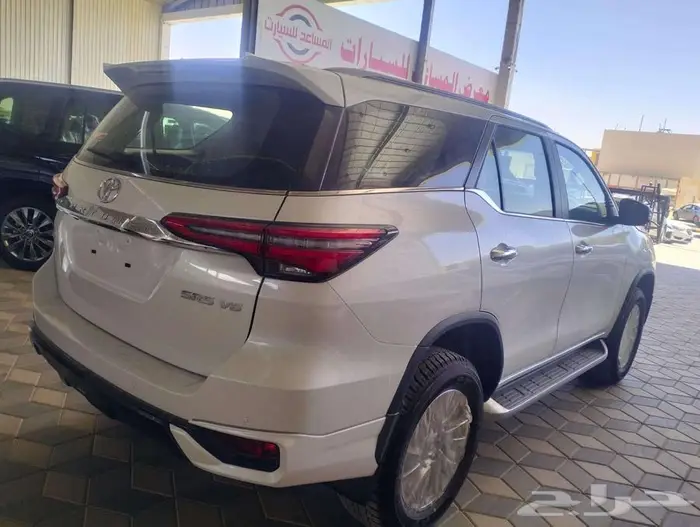 تويوتا فورتشنر VX3 بنزين 2025 2