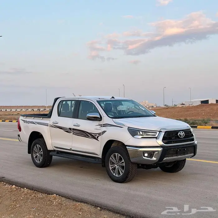 تويوتا هايلوكس غمارتين بنزين اوتماتيك 2025 1