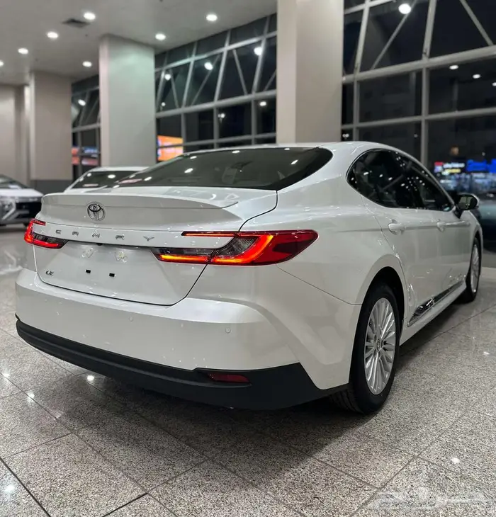 كامري ال اي بنزين فتحة سقف CAMRY LE 2025 3
