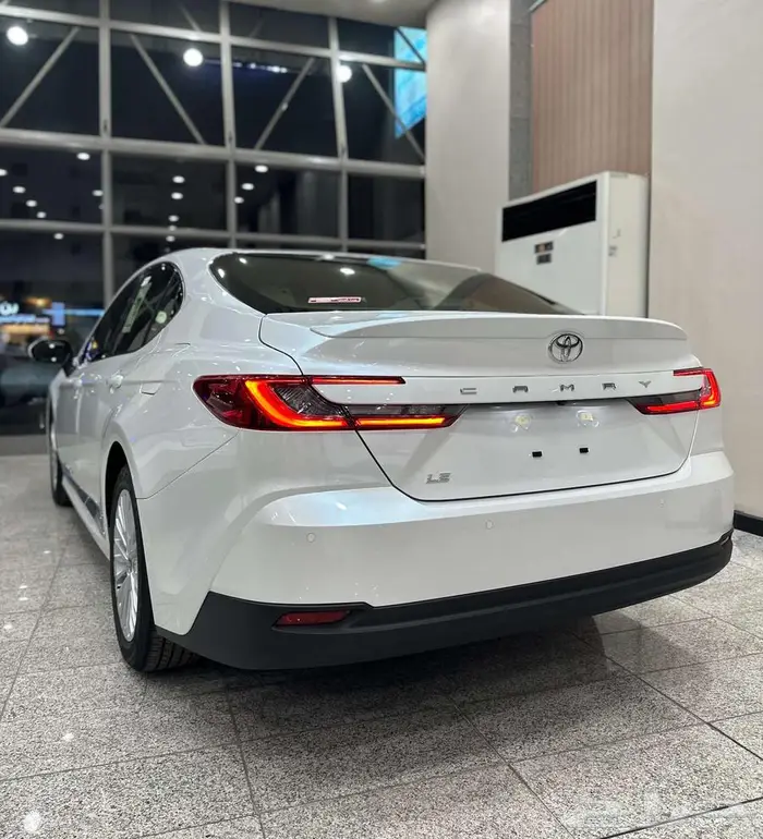 كامري ال اي بنزين فتحة سقف CAMRY LE 2025 2
