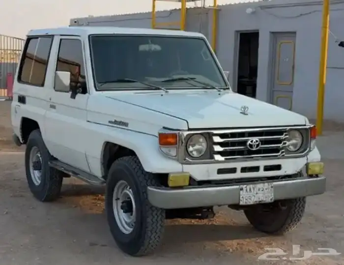 للبيع جيب تويوتا ربع موديل 88 0