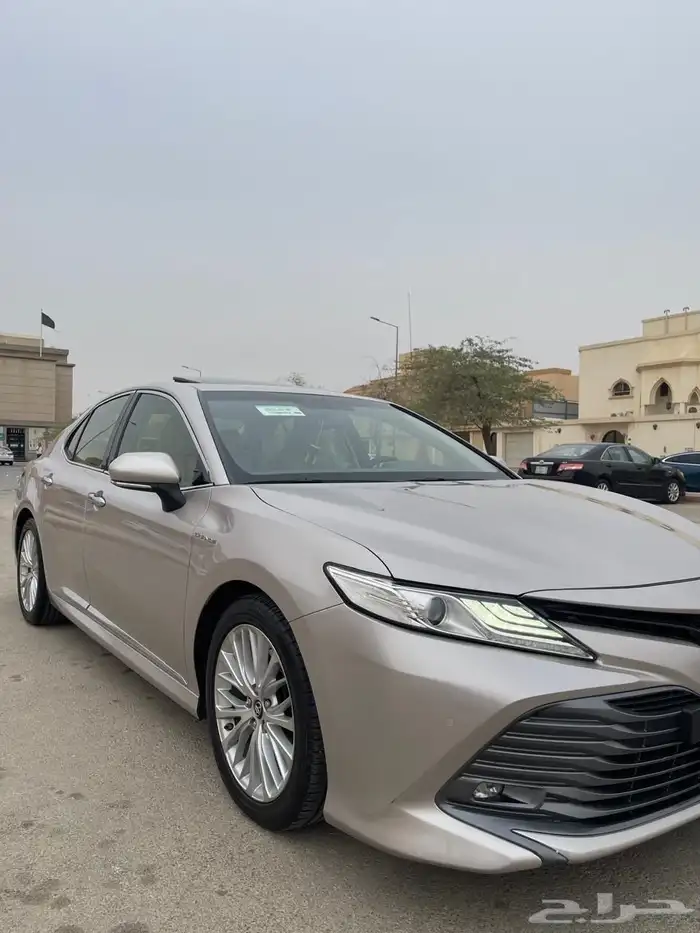 للبيع كامري موديل 2019 7
