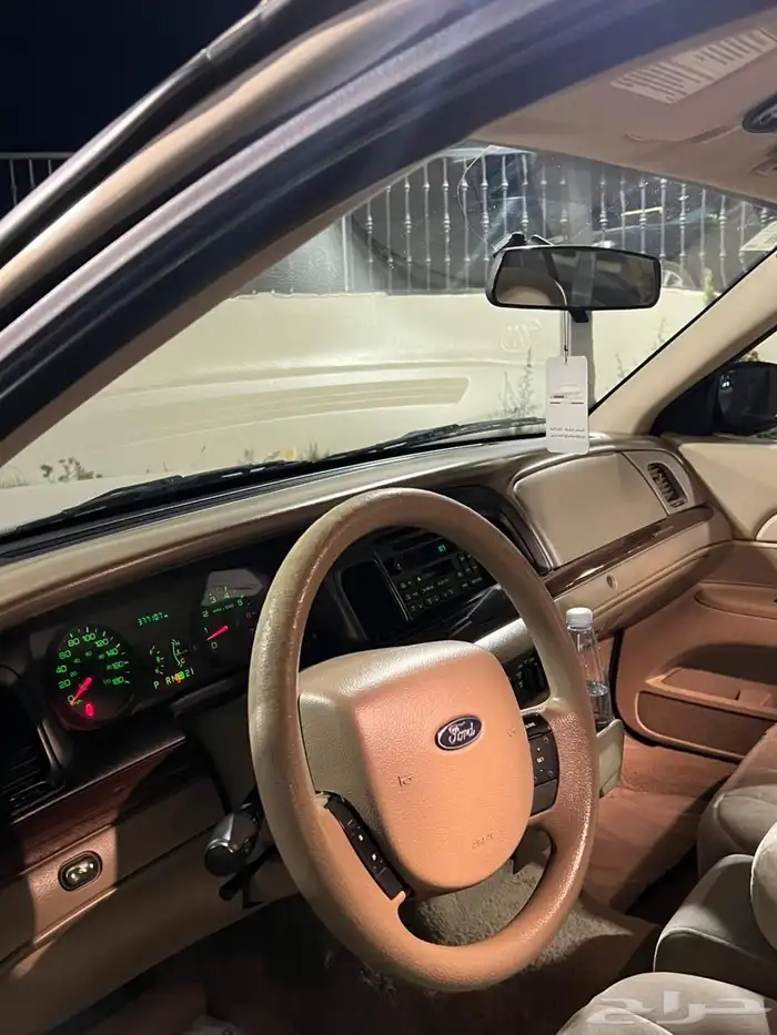 فورد كراون فكتوريا ( مالك واحد ) 3