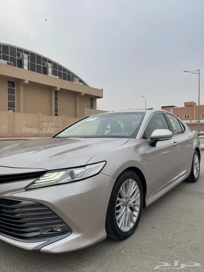 للبيع كامري موديل 2019 6