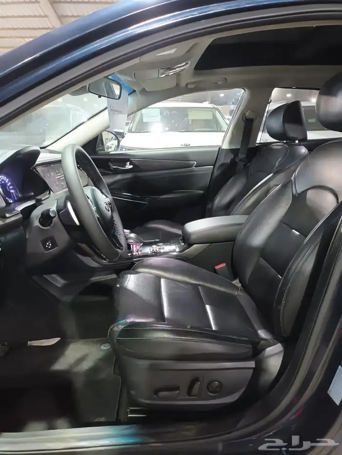 كيا كادينزا ازرق غامق 2020 ديزل وارد كوريا 7