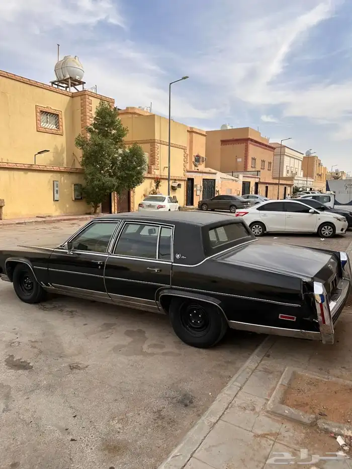 للبيع كاديلاك ديفيل مديل 1980 4