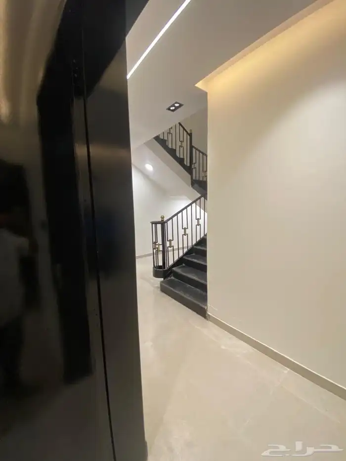 للبيع روف (شقة دورين) المحالة حديقة المليون 20