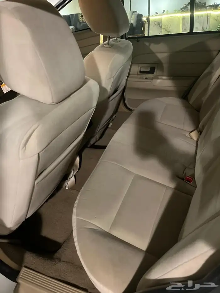 فورد كراون فكتوريا 2011 7