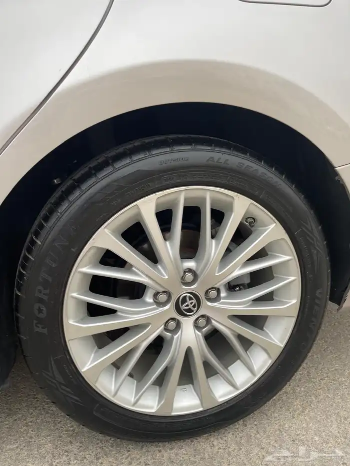 للبيع كامري موديل 2019 15