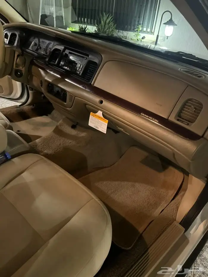 فورد كراون فكتوريا 2011 12