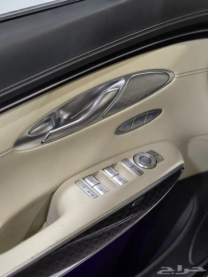 جينسس GV70 موديل 2021 بحالة الوكالة 20