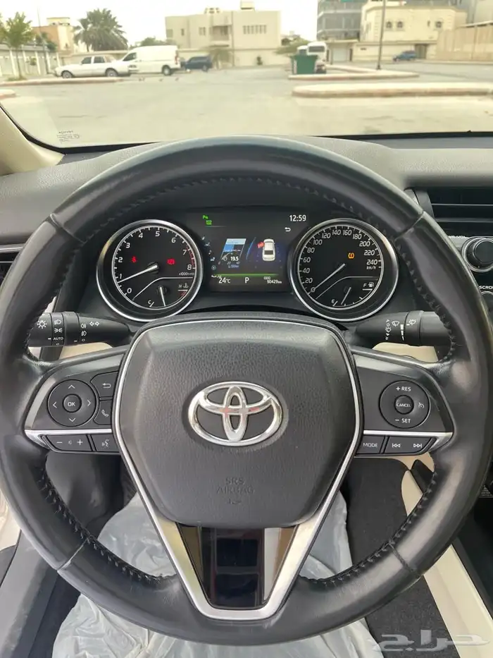 للبيع كامري موديل 2019 12