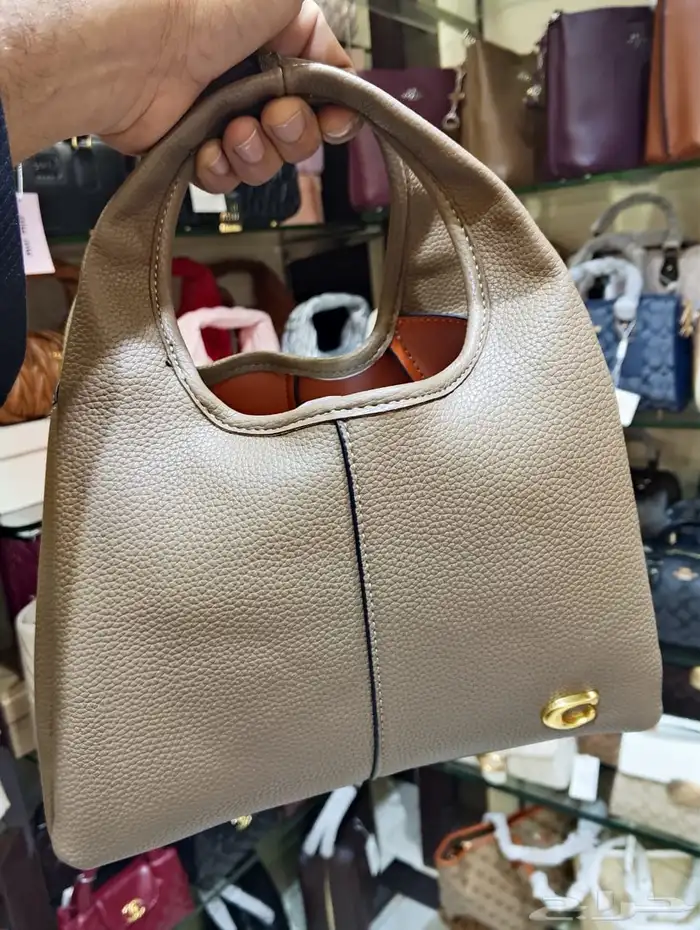 عروض شنط والطقم 135  وطقم شنط 335  جاكت البرد 175 74