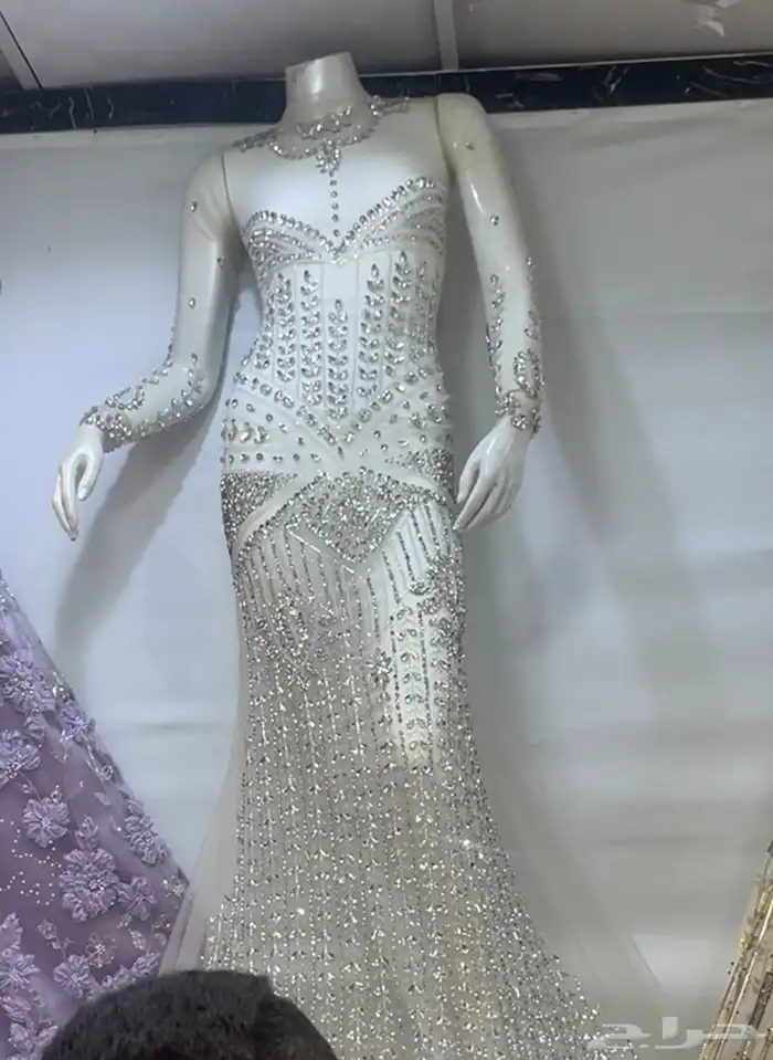 فستان سكري فخم وجميل اكمام طويله القماش فيه الموديل 4