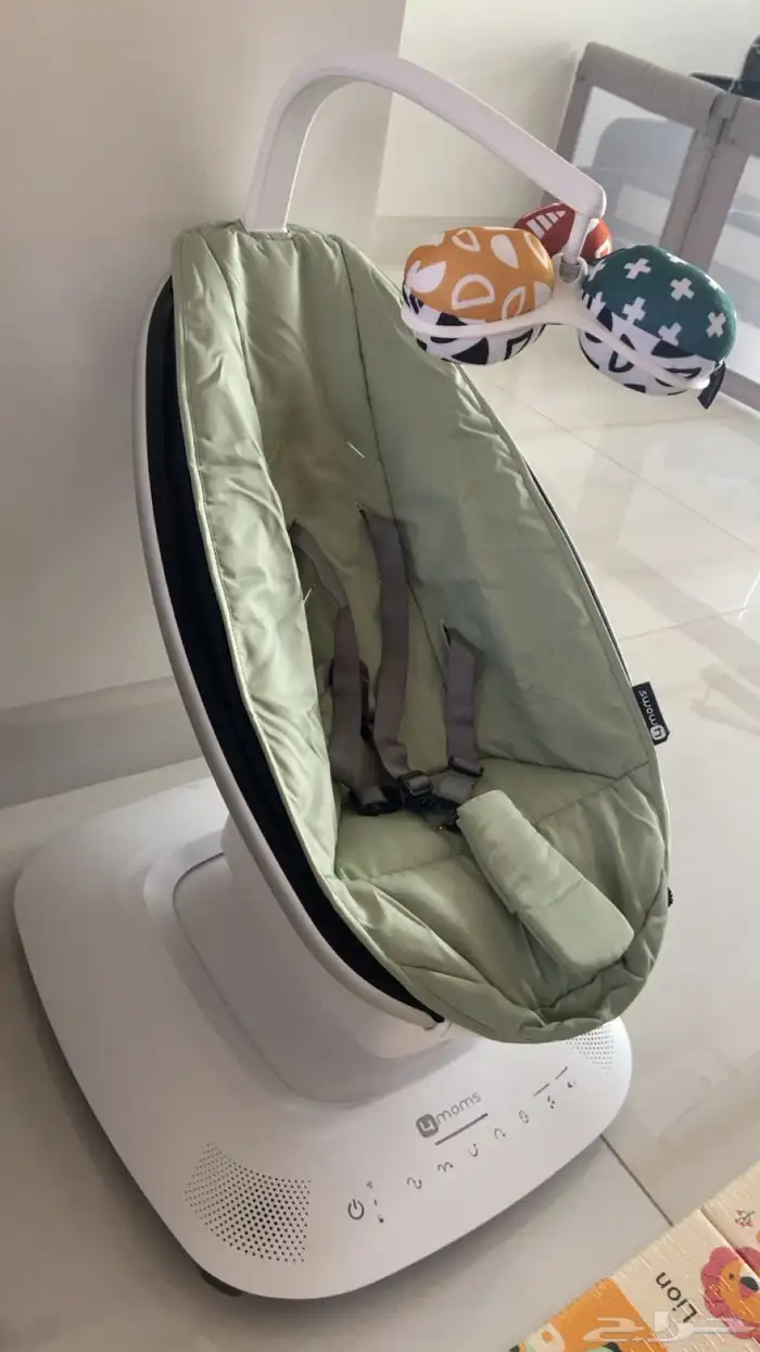 كرسي اطفال 4 moms يوجد فيه بلوتوث هزاز حزام امان لعبه 2