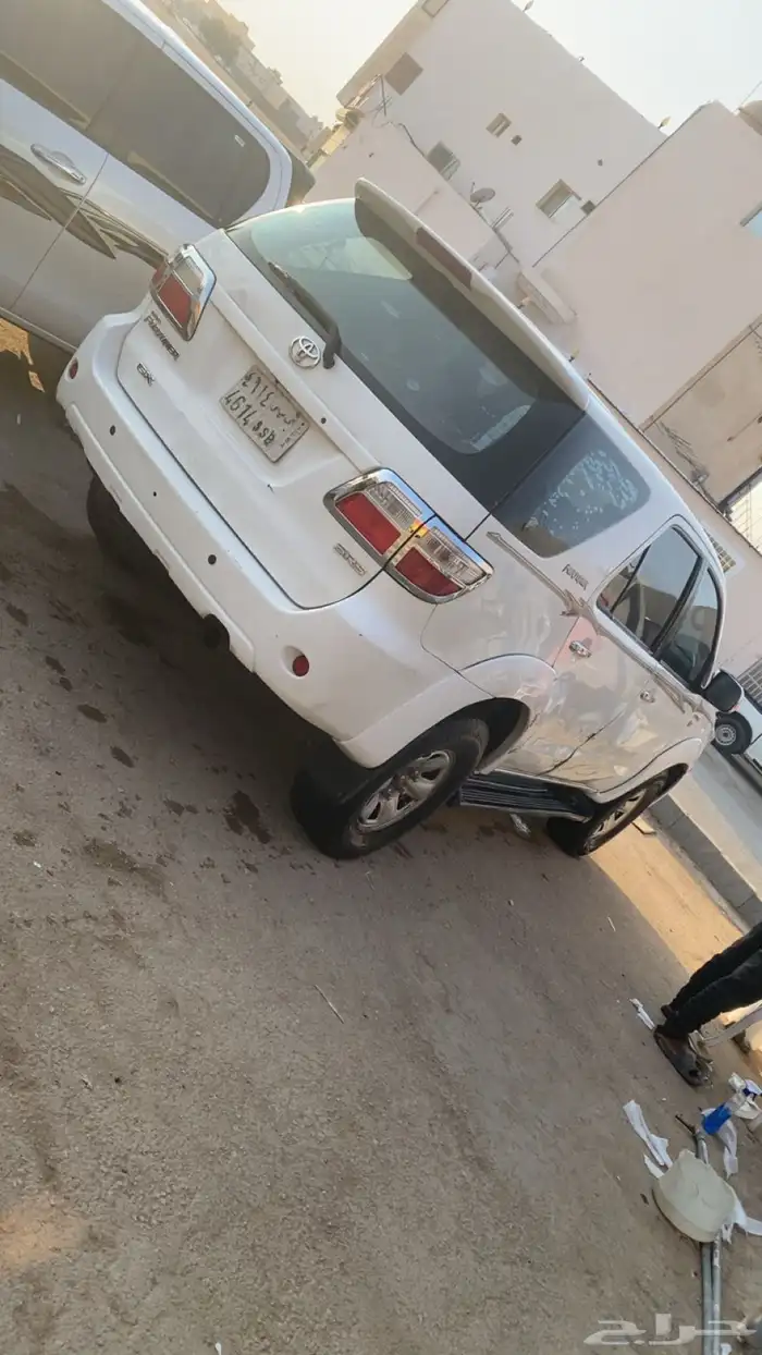 جيب فورتشينر 2011 3