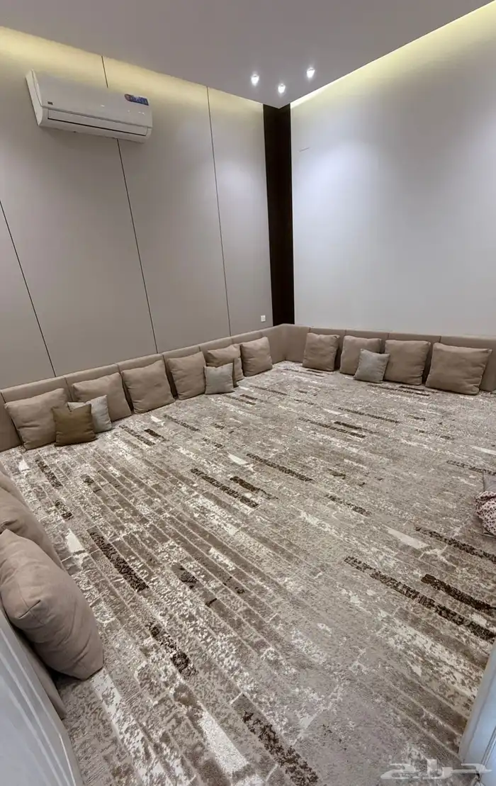 للبيع مساند وفرشه 1