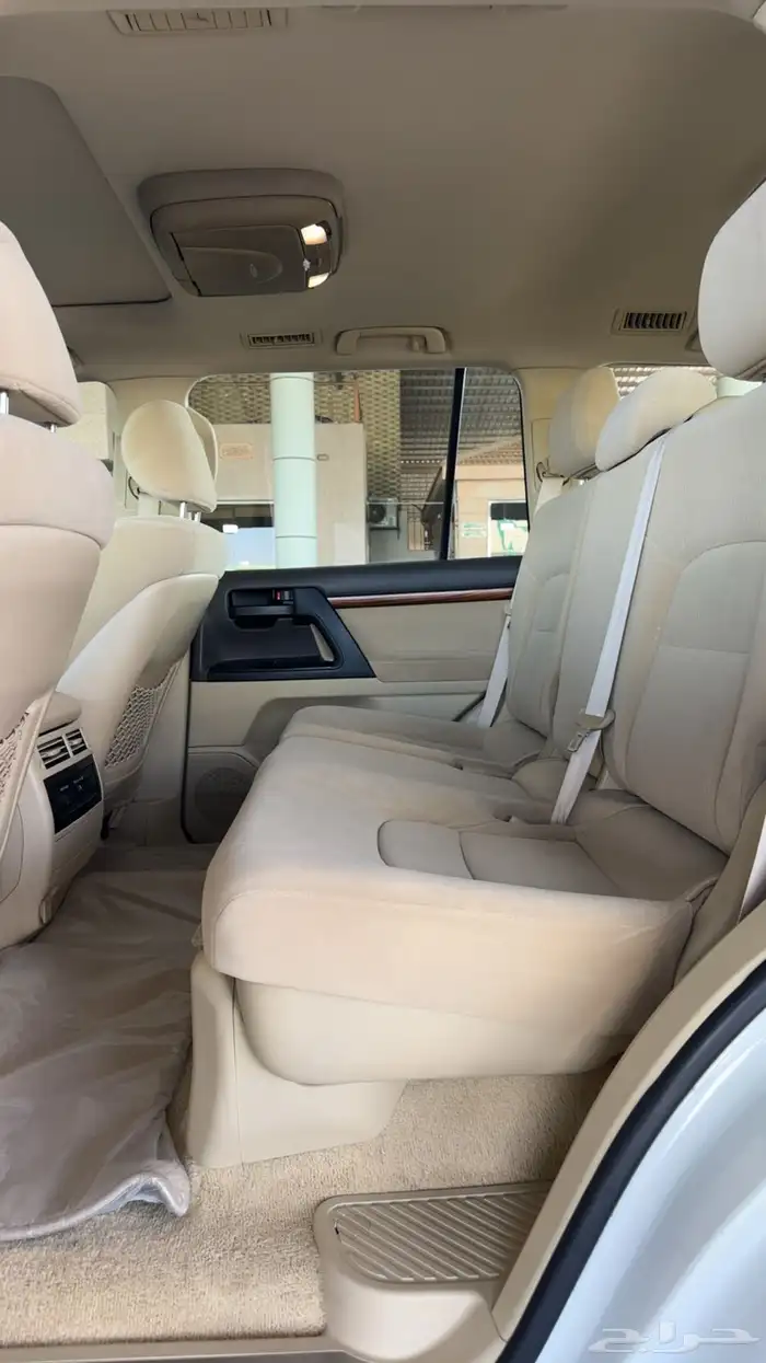 لاندكروزر 2016 سعودي فل كامل ب 170.000 9