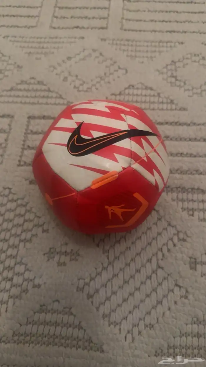 كورة نايك صغيره اصليه حقت كرستيانو رونالدو 1