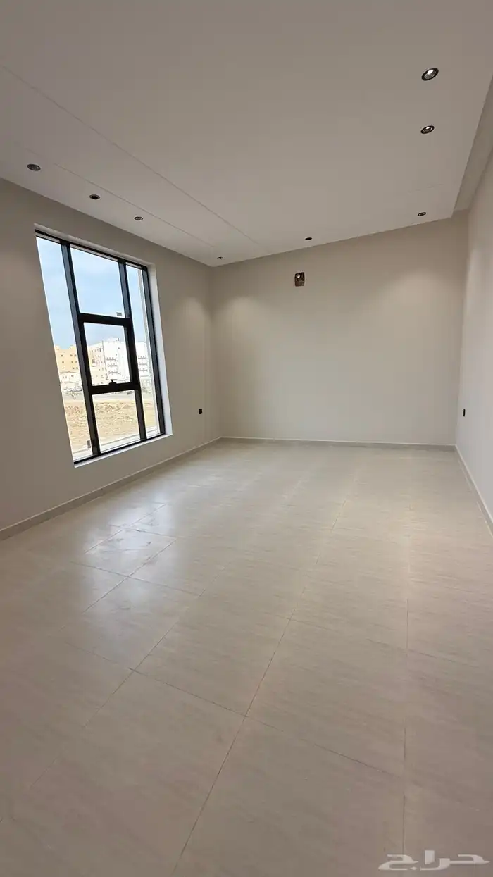 أدوار للبيع حي الصفا 18