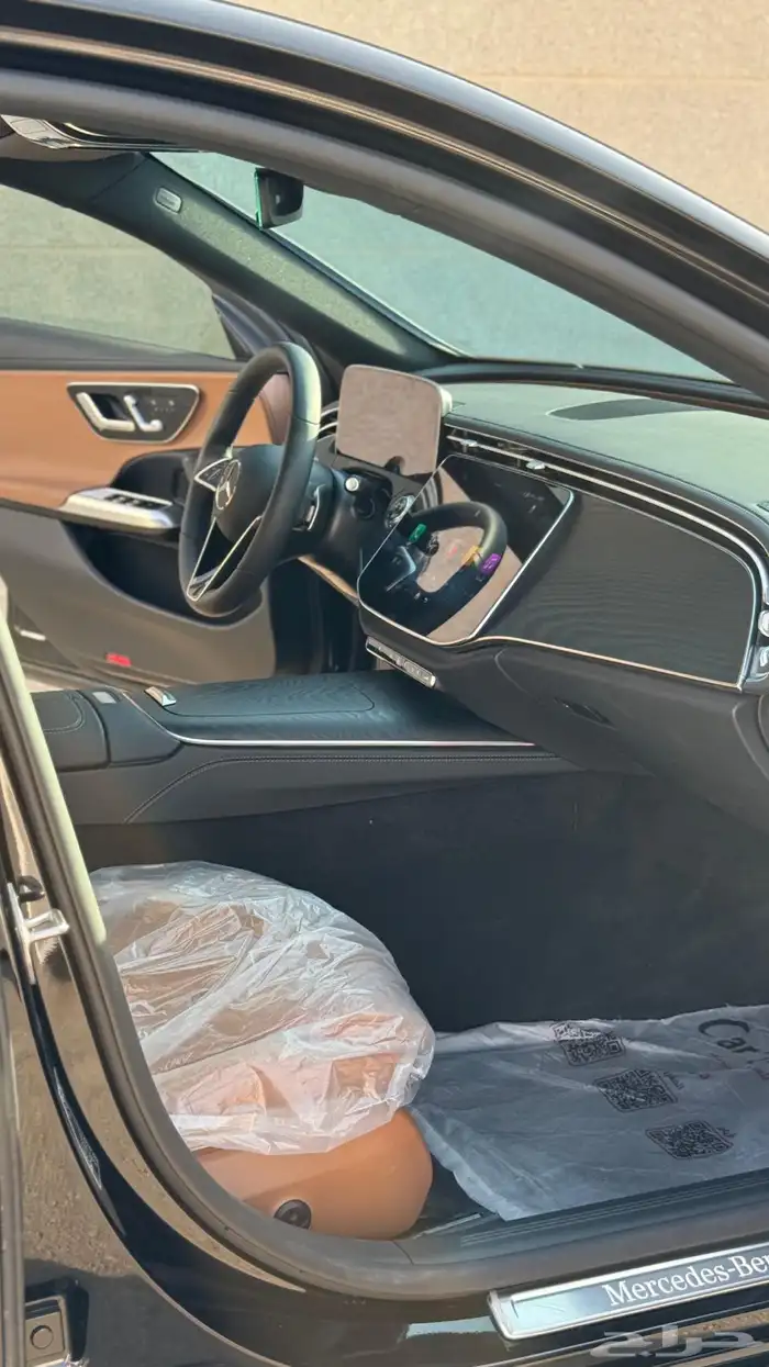 مرسيدس E200 بحالة الوكالة ( جديد ) 28