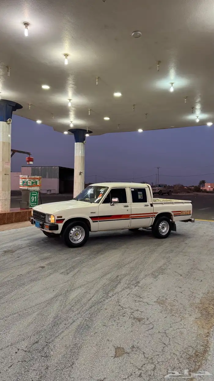 هايلوكس 1982 نضيفه 1