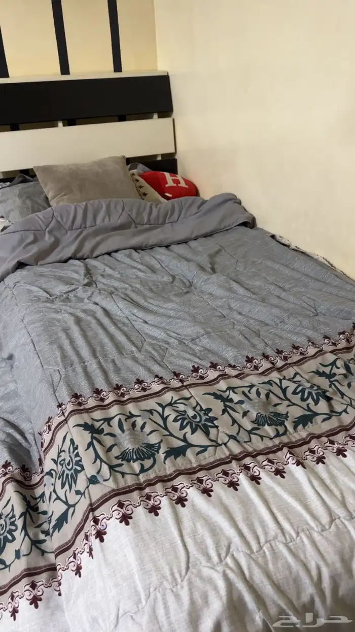 سرير خشب استخدام نظيف للبيع 1