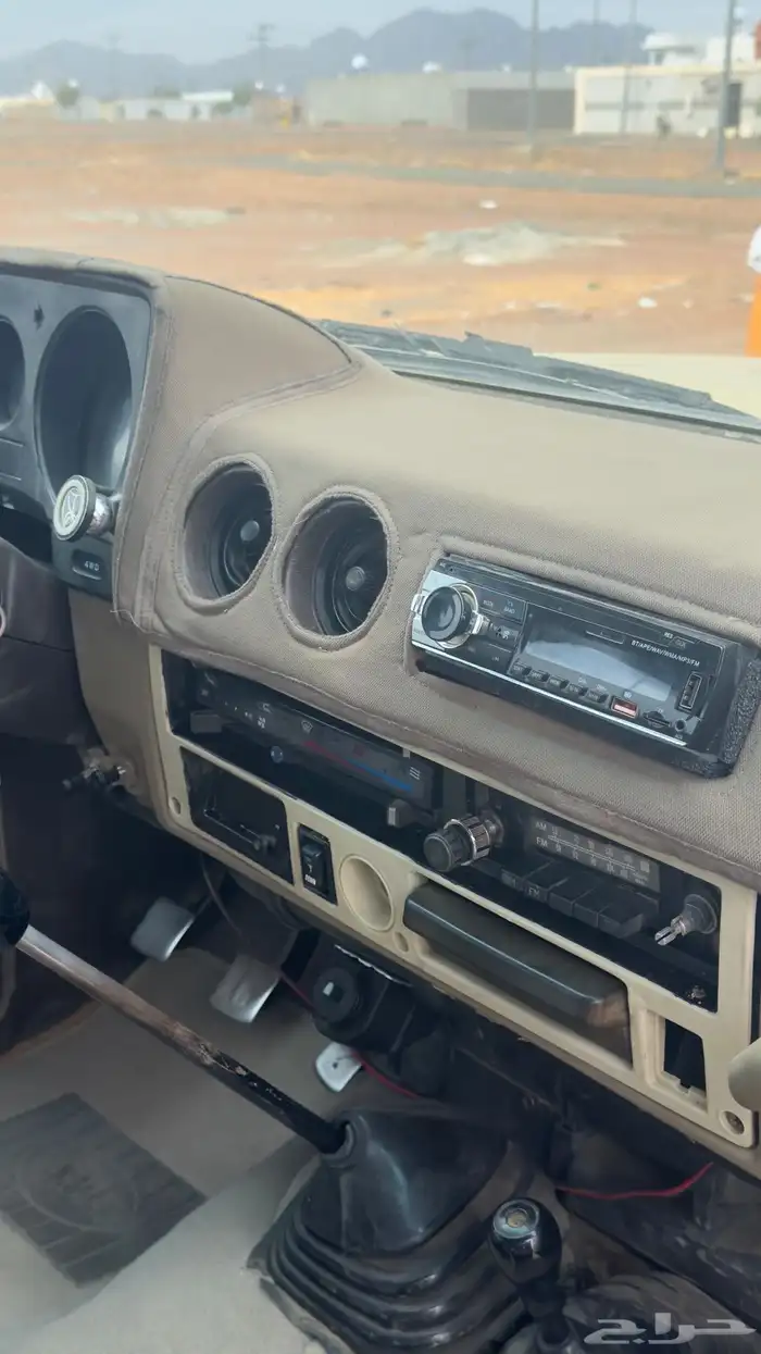 لاندكروزر 1983 2