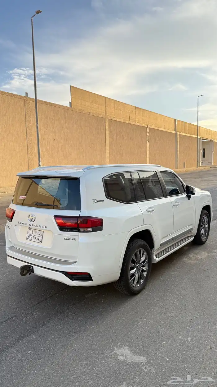 لاندكروزر 2022 L4 سعودي 1
