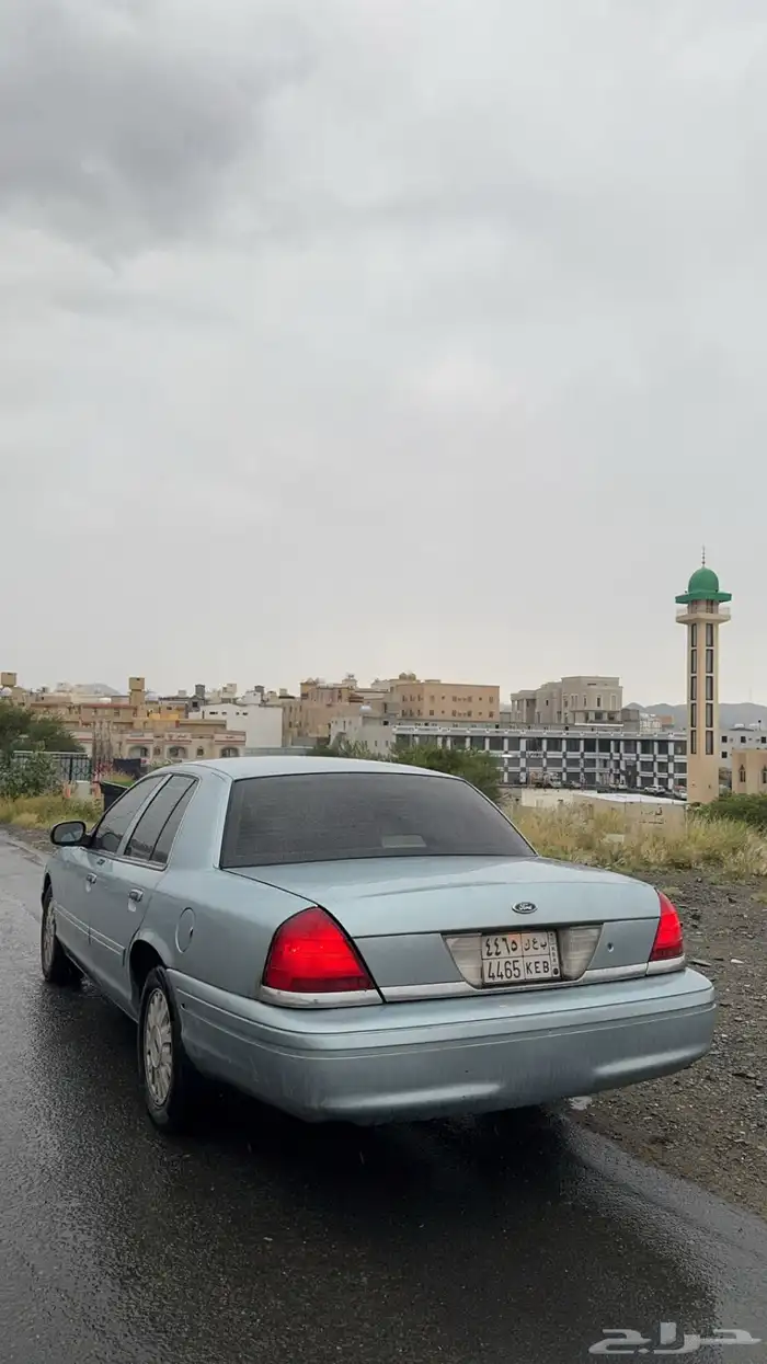 فورد فكتوريا 2004 4