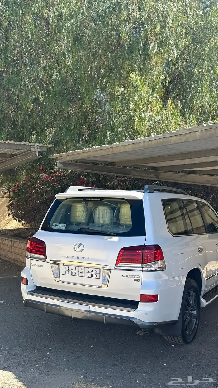 للبيع جيب لكزس 2013 ممشى قليل 1