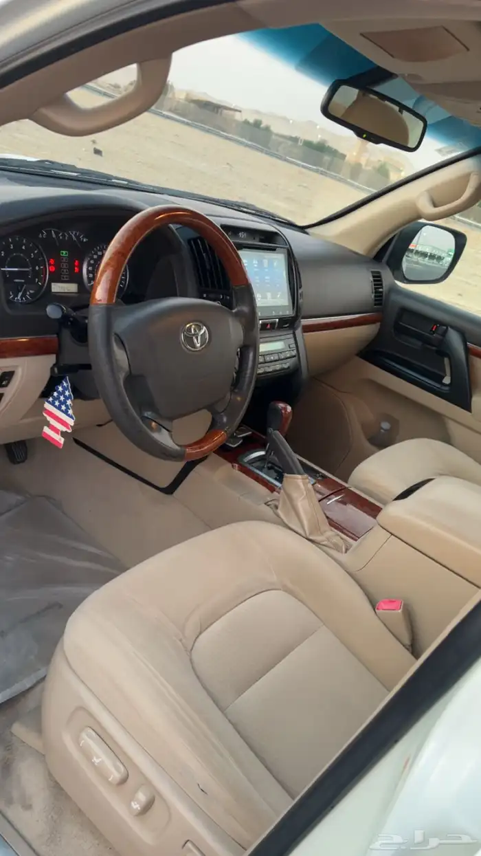 للبيع جيب لاندكروزر 2015 سعودي فل كامل 5