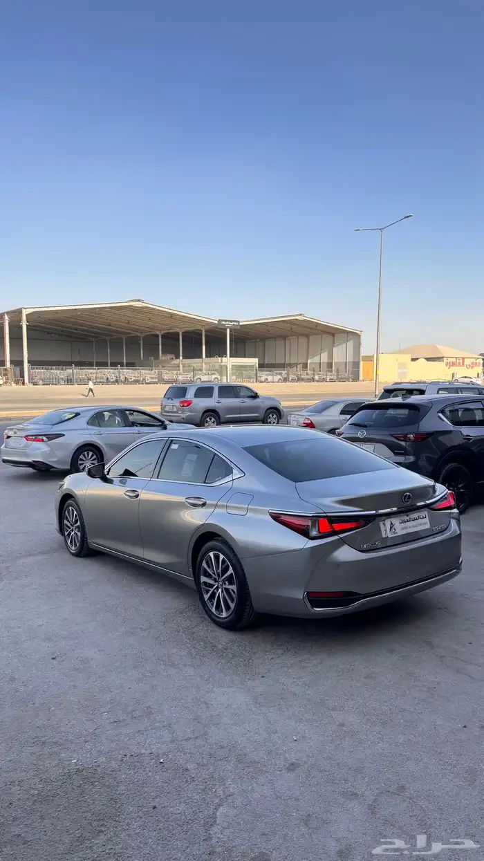 للبيع لكزس AA ES250 - 2023 بحالة الوكاله 3