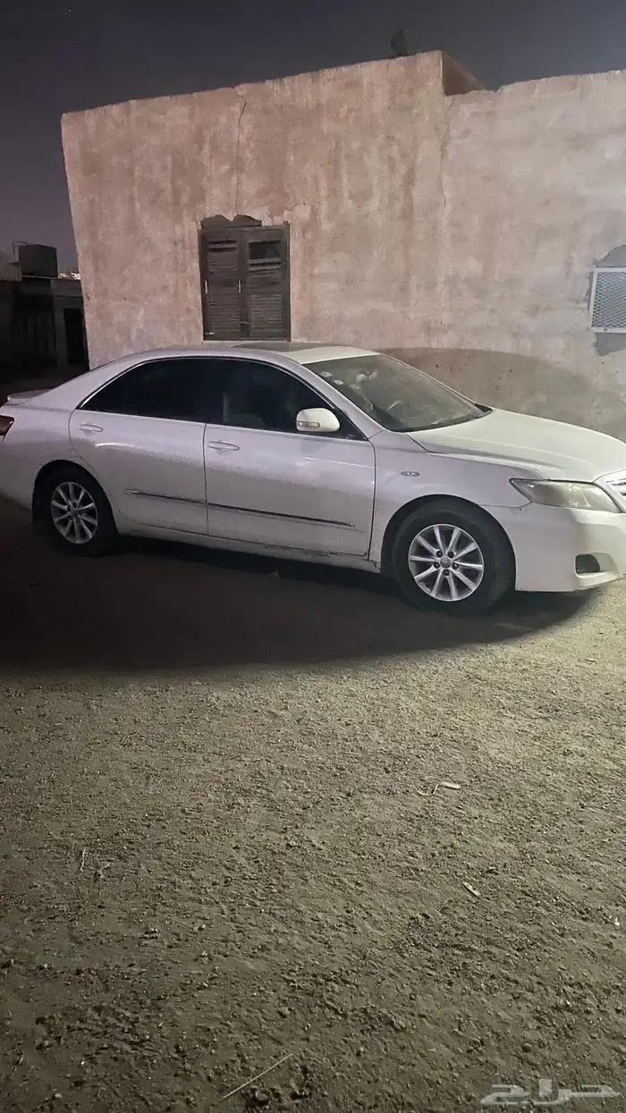 كامري 2010 للبيع قير عادي 1