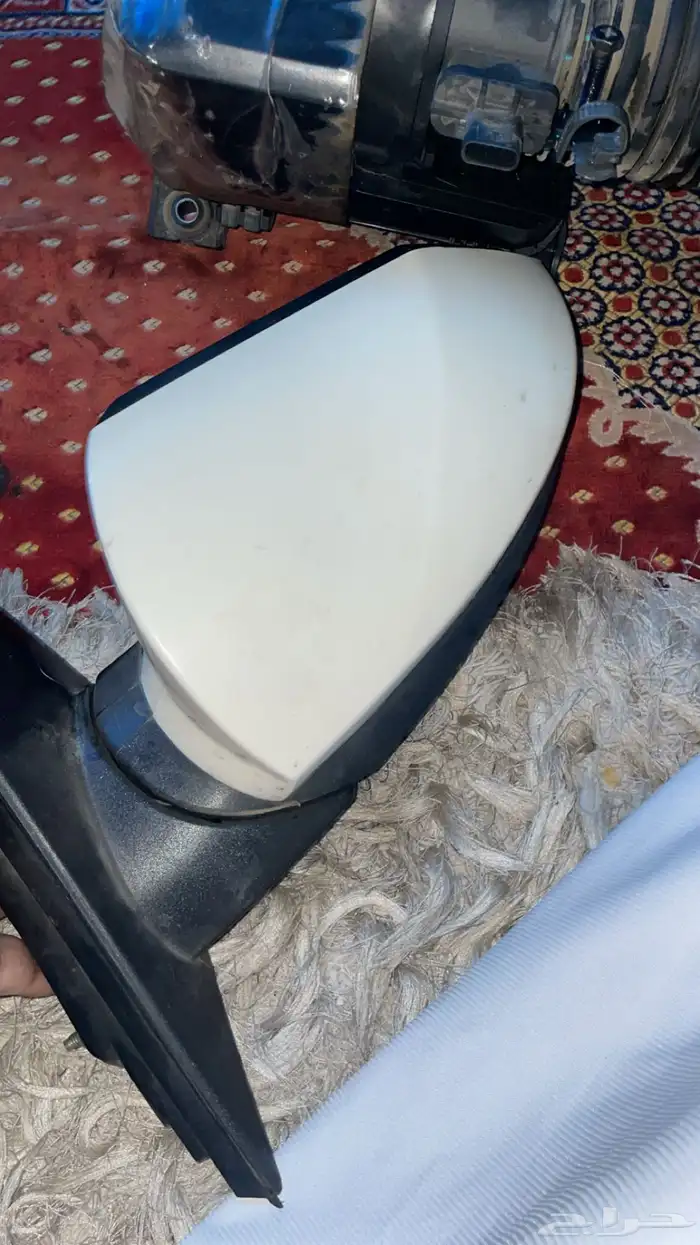 مرايات يمين اصلي سوده ويسار صيني ابيض وقربت هوا اصلي كامله 0