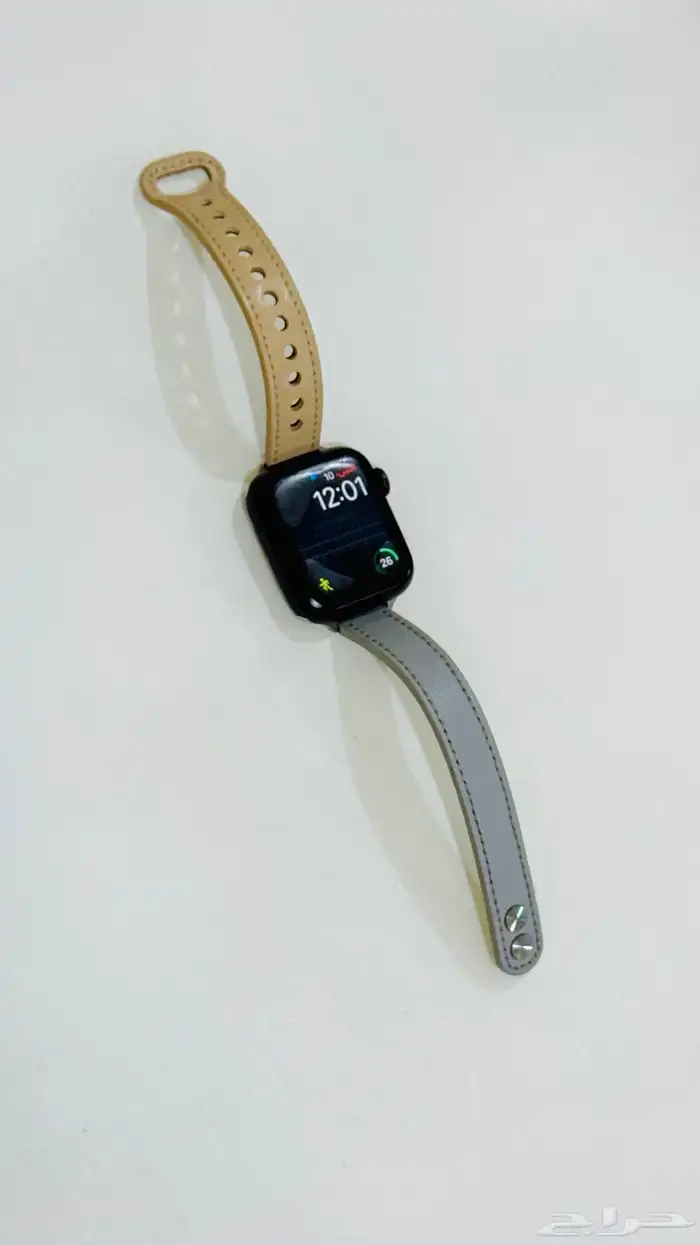 لقيت ساعة ابل في حديقة عين نجم بالاحساء 0