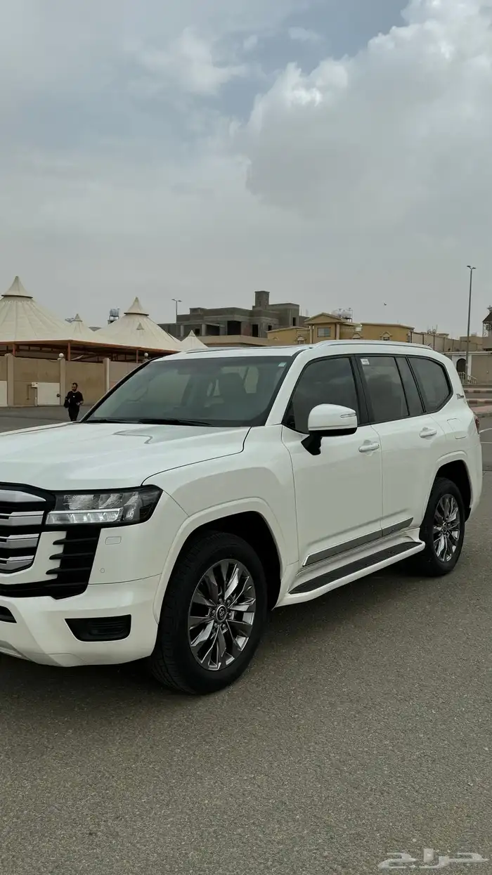 لاندكروزر 2022 L4 2