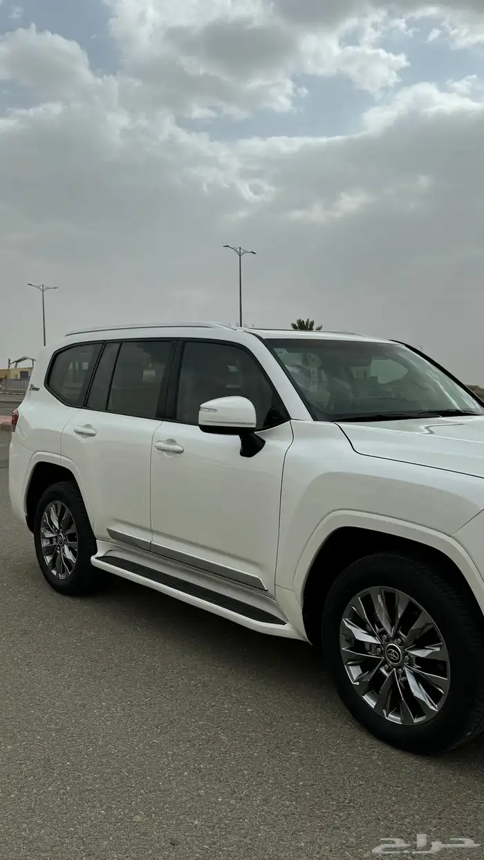 لاندكروزر 2022 L4 6