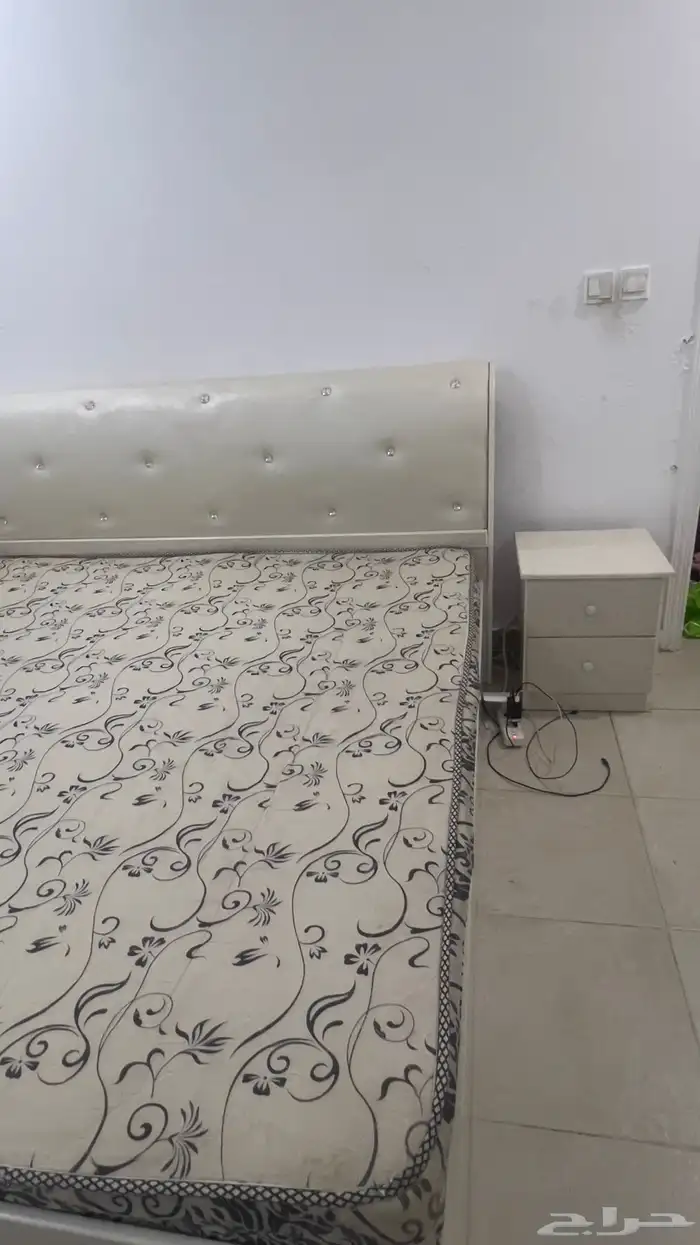 غرفه نوم كبيره بحاله جديده مطلوب 1000 نهائي 2