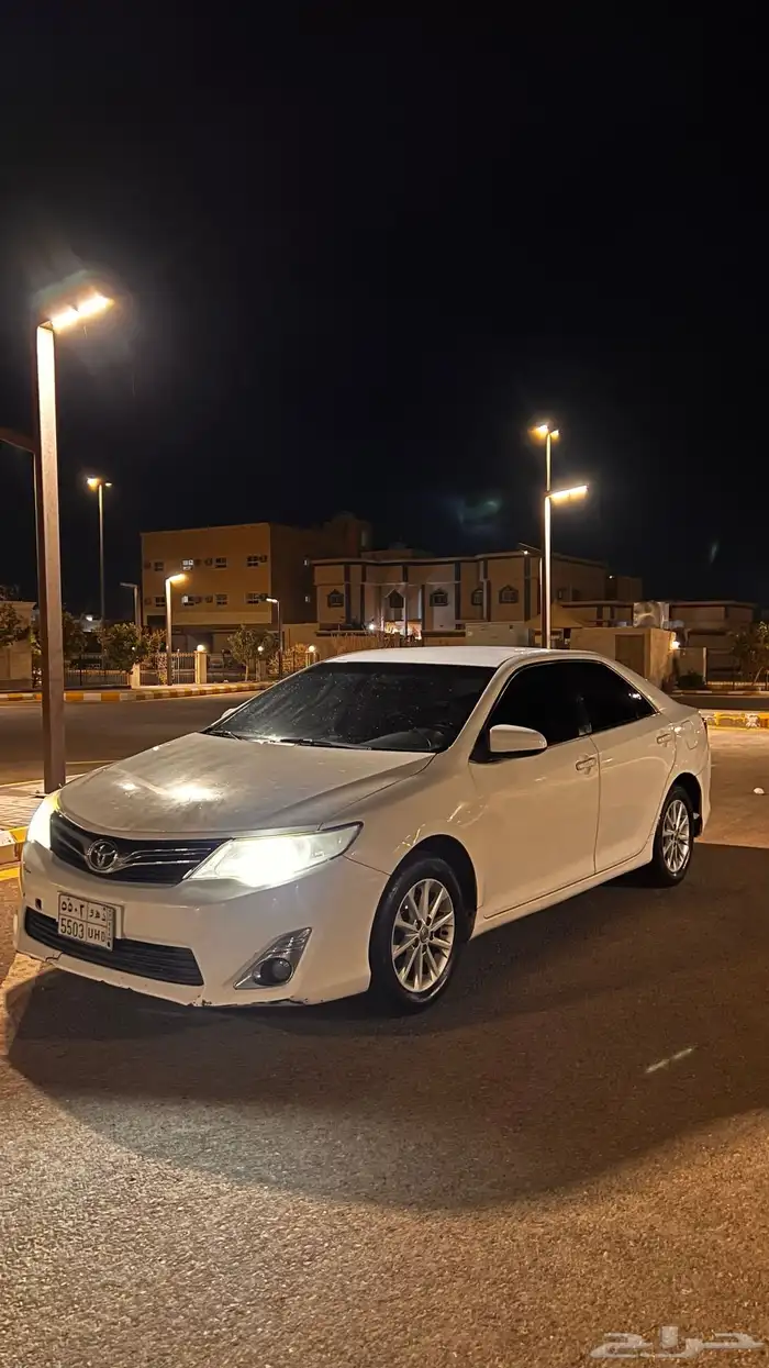 اعرض لكم كامري 2014 شرط المحركات البدي لا اعلم فيه 0