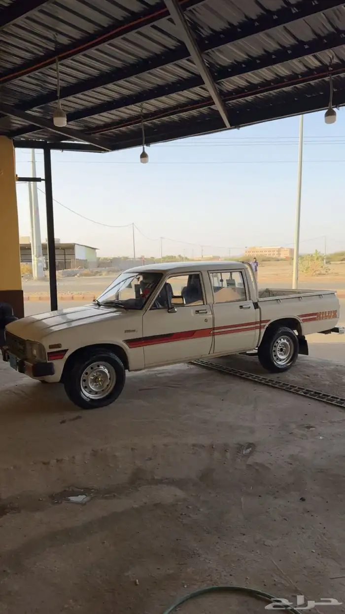 هايلوكس 1982 نضيفه 2