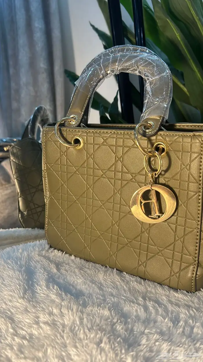 جميع الاشناط 35 ريال فقط بيع ربع درزن ونص وبالدرزن 42