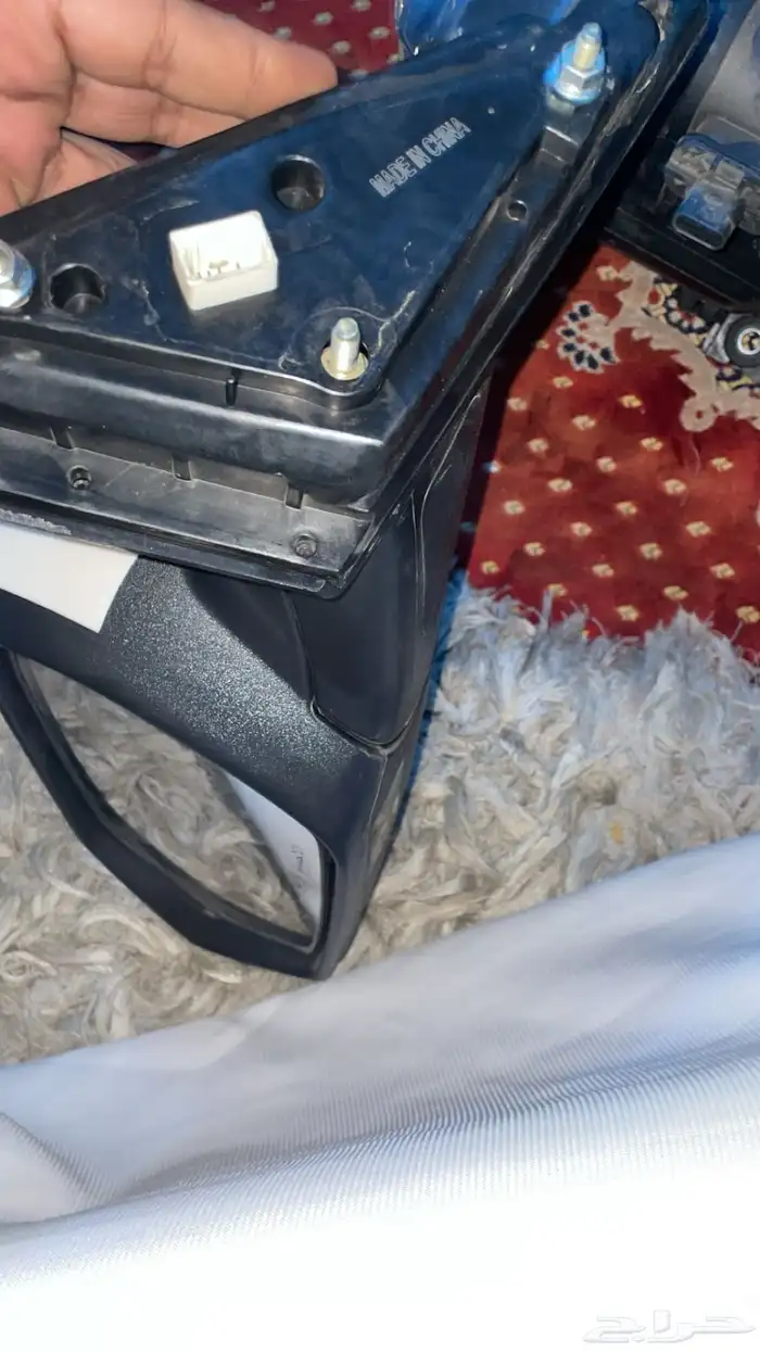 مرايات يمين اصلي سوده ويسار صيني ابيض وقربت هوا اصلي كامله 1